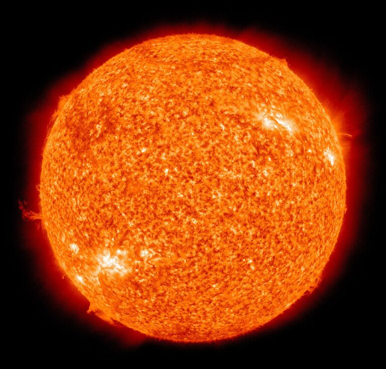 The_Sun_by_the_Atmospheric_Imaging_Assembly_of_NASA's_Solar_Dynamics_Observatory_-_20100819